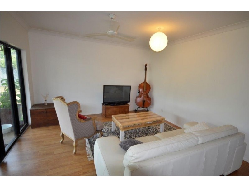 4 Waratah Close, Mossman QLD 4873