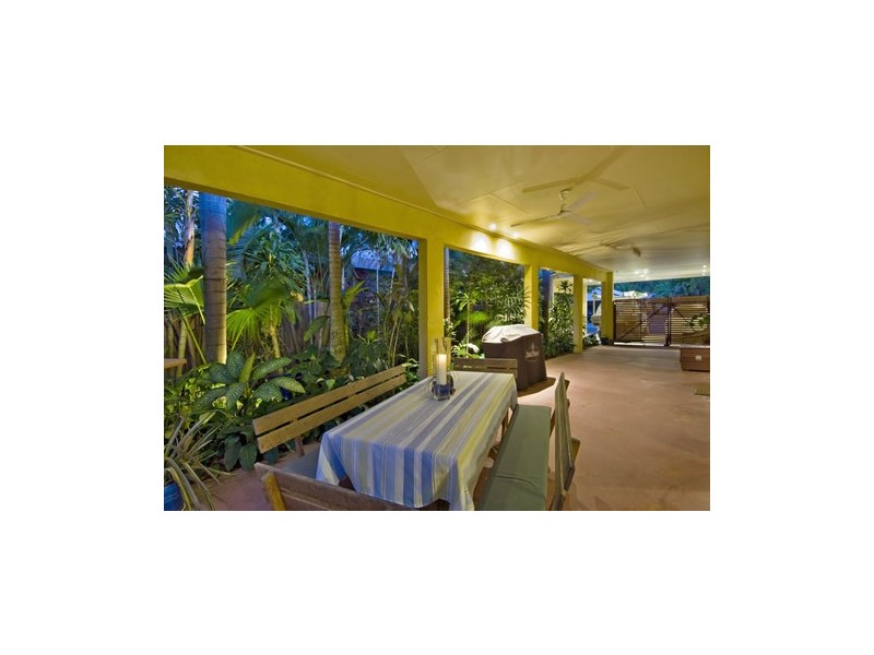 11 Thooleer Close, Cooya Beach QLD 4873