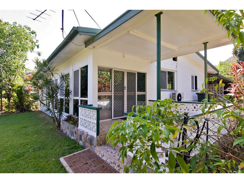 1 Rocky Point School Rd Rocky Point, Rocky Point QLD 4873