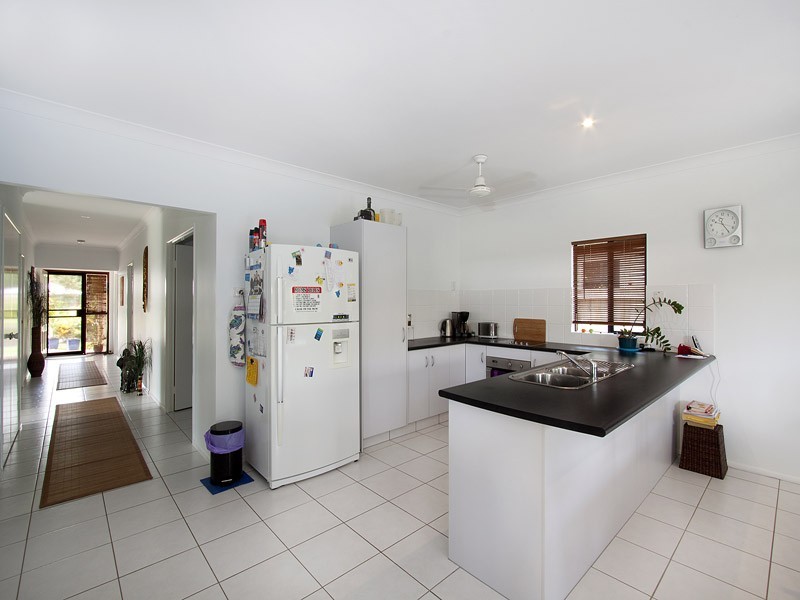 13 White Oak, Mossman QLD 4873