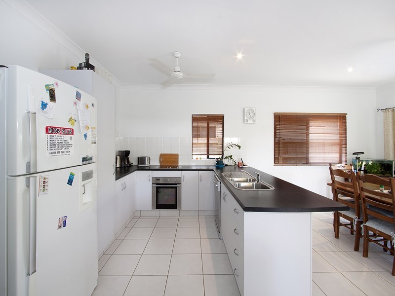 13 White Oak, Mossman QLD 4873
