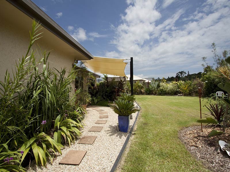 13 White Oak, Mossman QLD 4873
