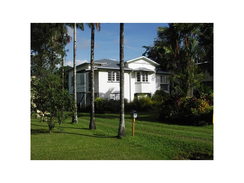 13 Thomas Street, Mossman QLD 4873