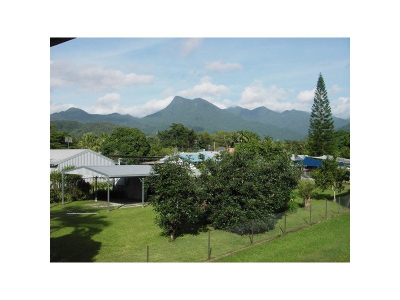 13 Thomas Street, Mossman QLD 4873