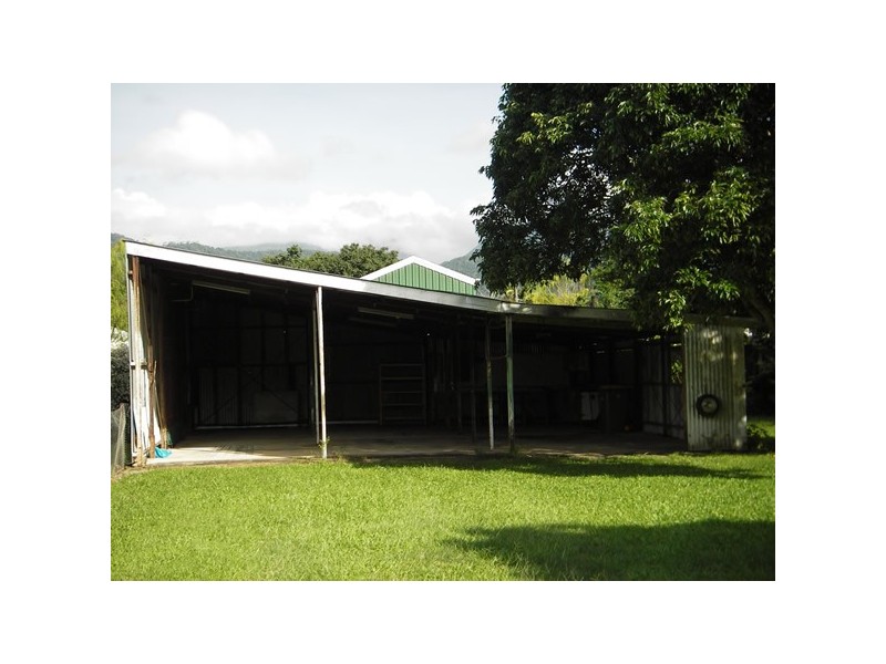 13 Thomas Street, Mossman QLD 4873
