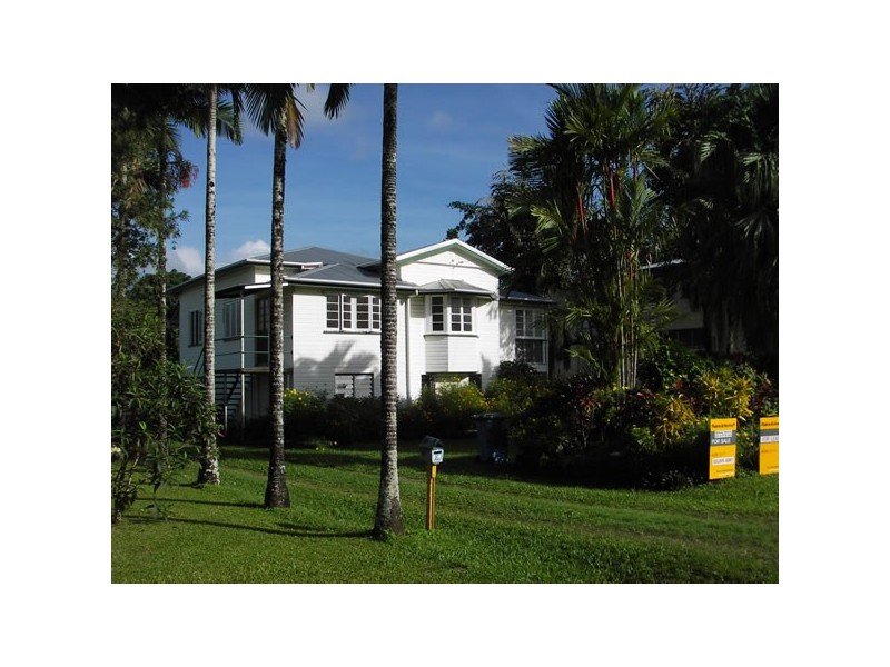 13 Thomas Street, Mossman QLD 4873