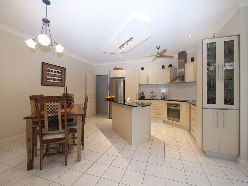 4 White Oak, Mossman QLD 4873