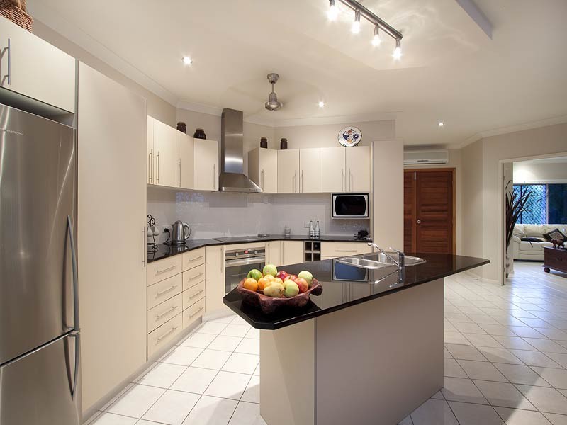 4 White Oak, Mossman QLD 4873