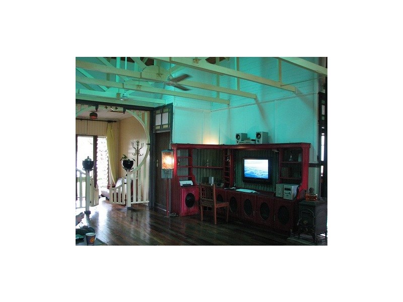 16 Mill Street, Mossman QLD 4873