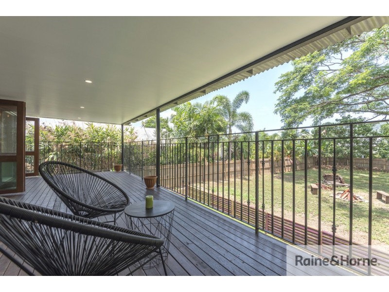 13 Mossman Street, Mossman QLD 4873