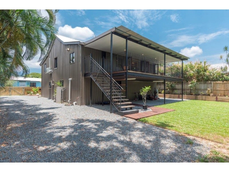13 Mossman Street, Mossman QLD 4873
