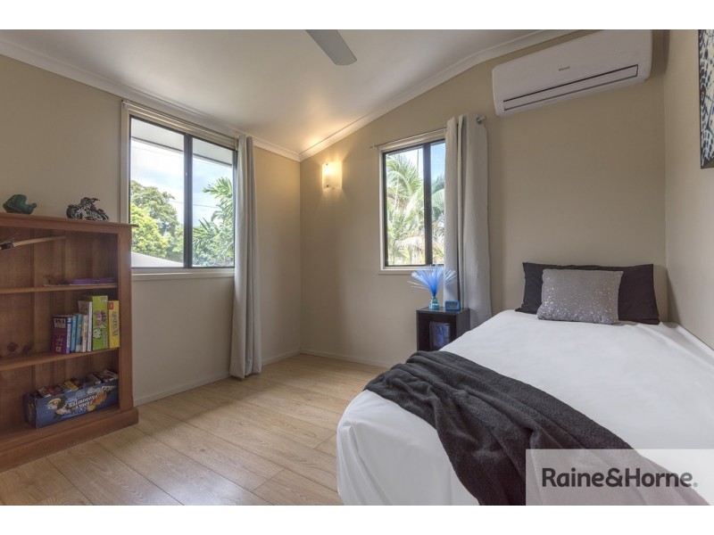 13 Mossman Street, Mossman QLD 4873