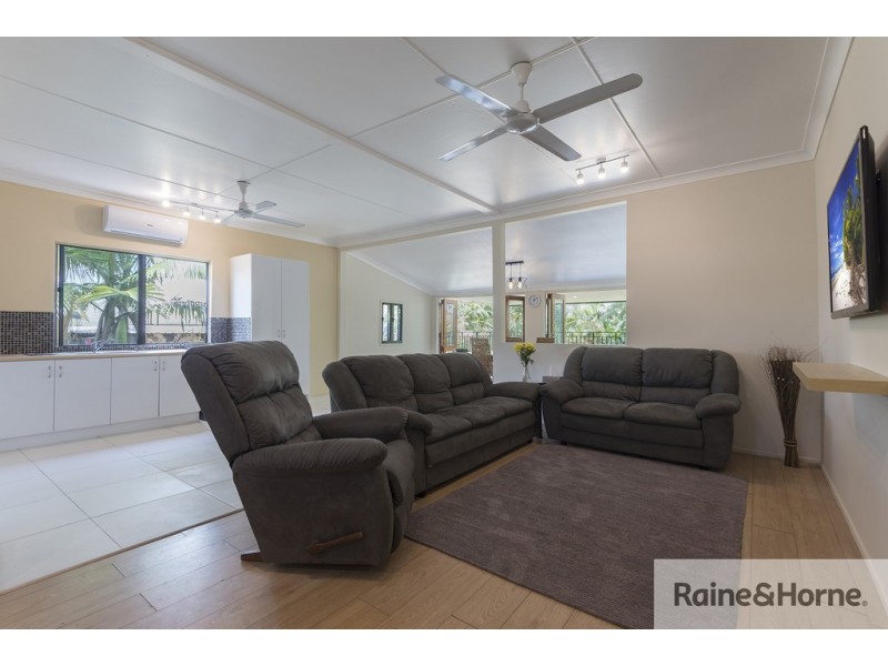 13 Mossman Street, Mossman QLD 4873