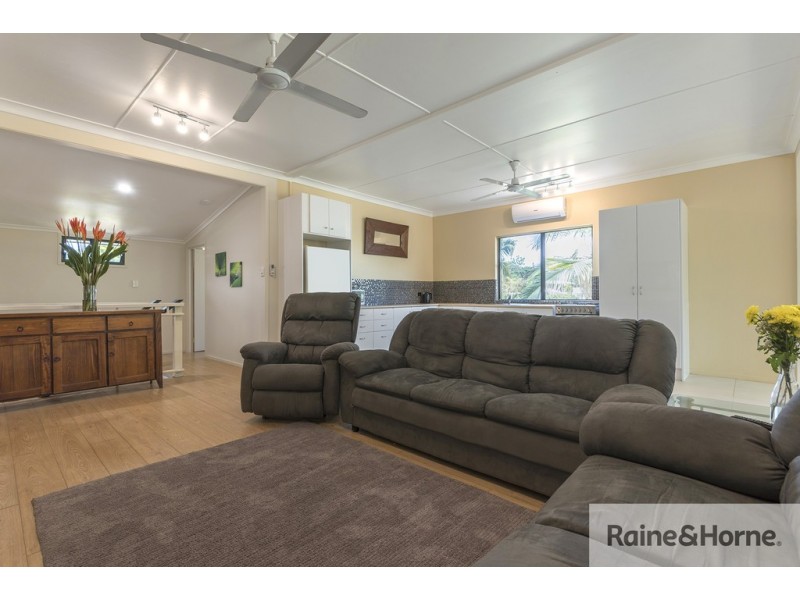 13 Mossman Street, Mossman QLD 4873