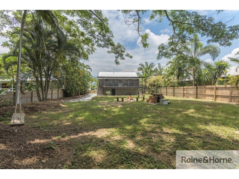 13 Mossman Street, Mossman QLD 4873