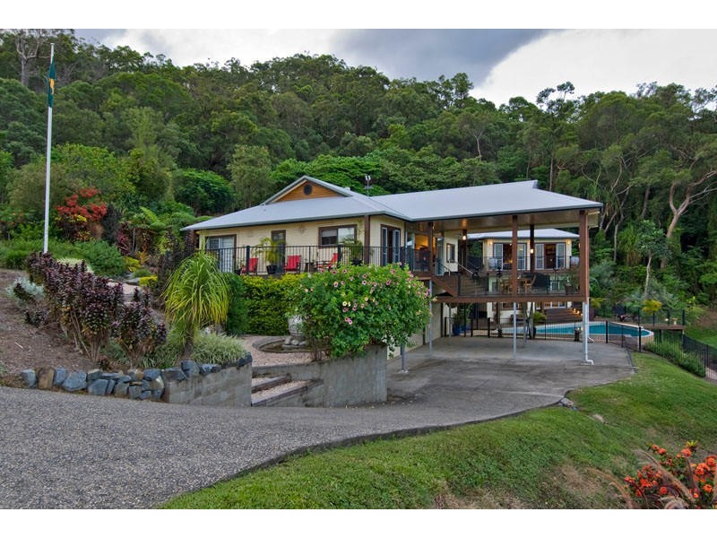 2 Seaview Crt Rocky Point, Port Douglas QLD 4877