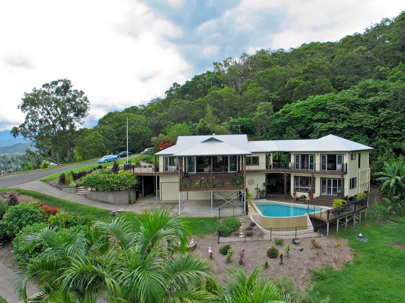 2 Seaview Crt Rocky Point, Port Douglas QLD 4877