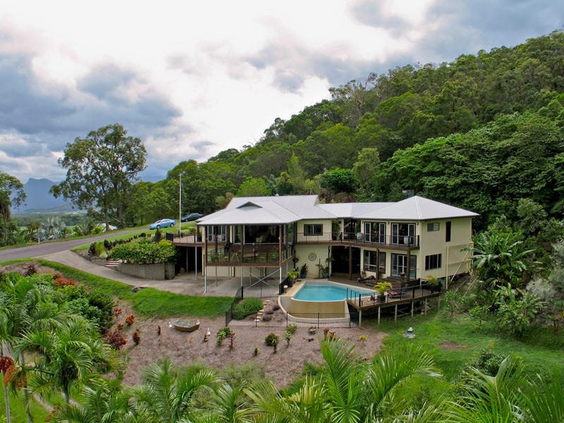 2 Seaview Crt Rocky Point, Port Douglas QLD 4877