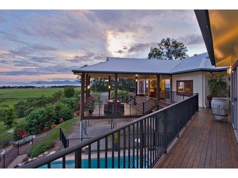 2 Seaview Crt Rocky Point, Port Douglas QLD 4877