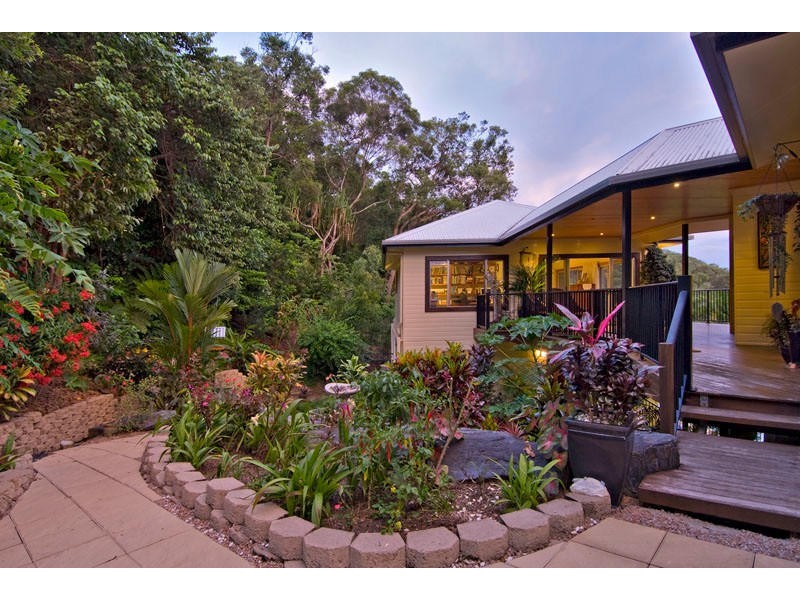 2 Seaview Crt Rocky Point, Port Douglas QLD 4877