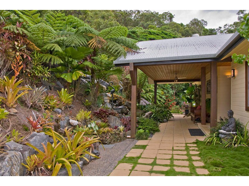 2 Seaview Crt Rocky Point, Port Douglas QLD 4877