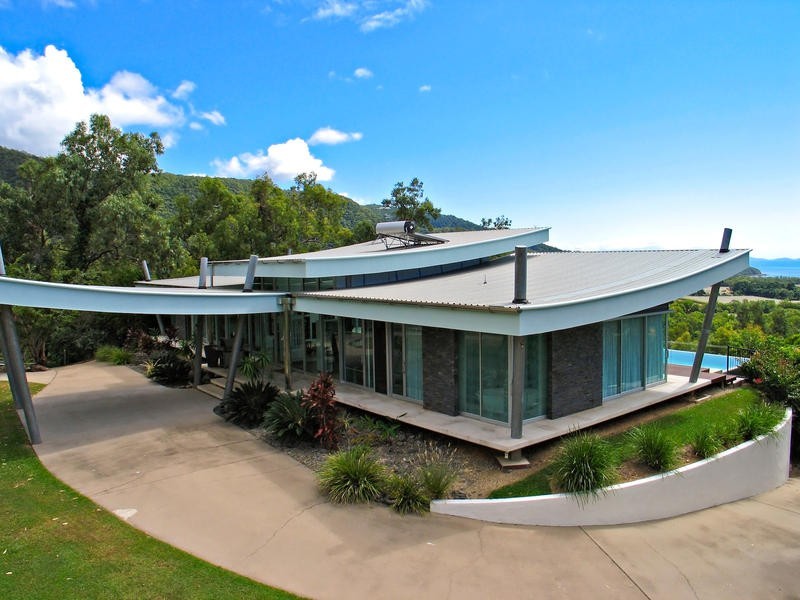 30 Bruce Ave, Oak Beach QLD 4877