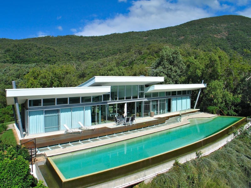 30 Bruce Ave, Oak Beach QLD 4877