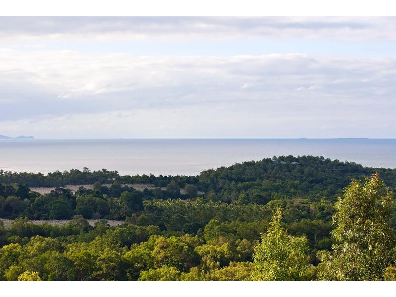 30 Bruce Ave, Oak Beach QLD 4877