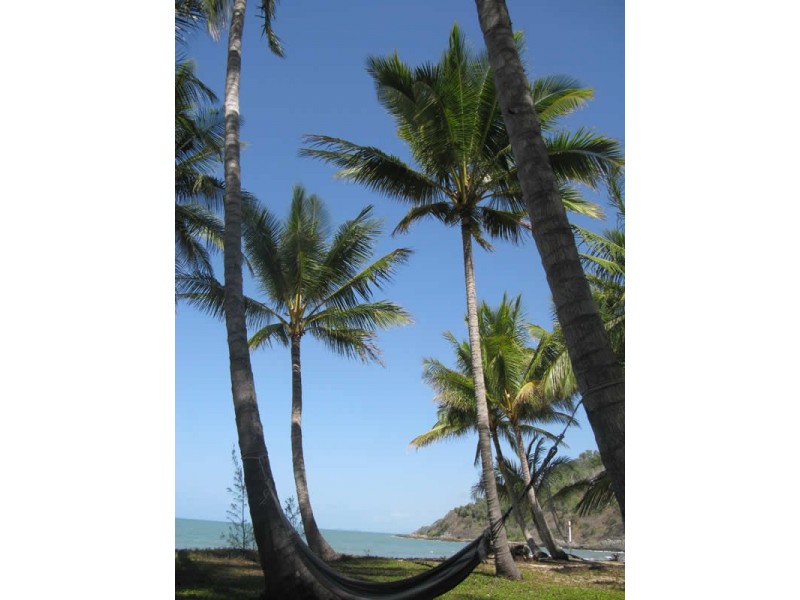 17  Oak Street, Oak Beach QLD 4877