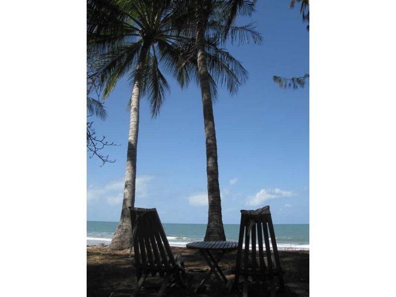 17  Oak Street, Oak Beach QLD 4877