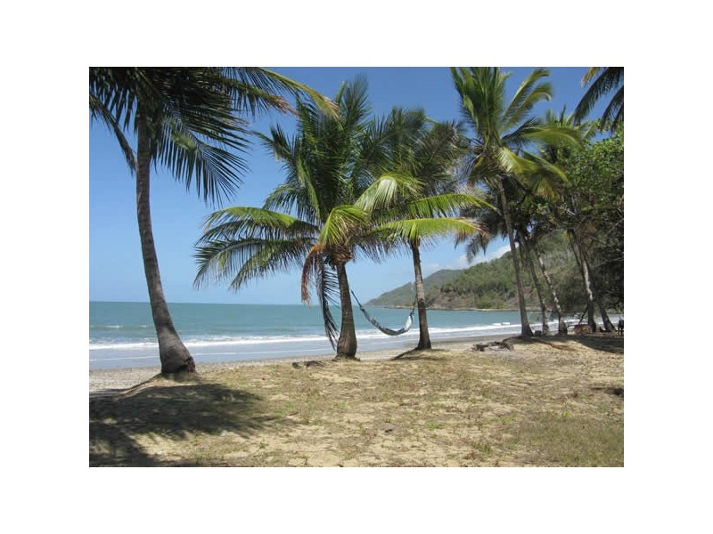 17  Oak Street, Oak Beach QLD 4877