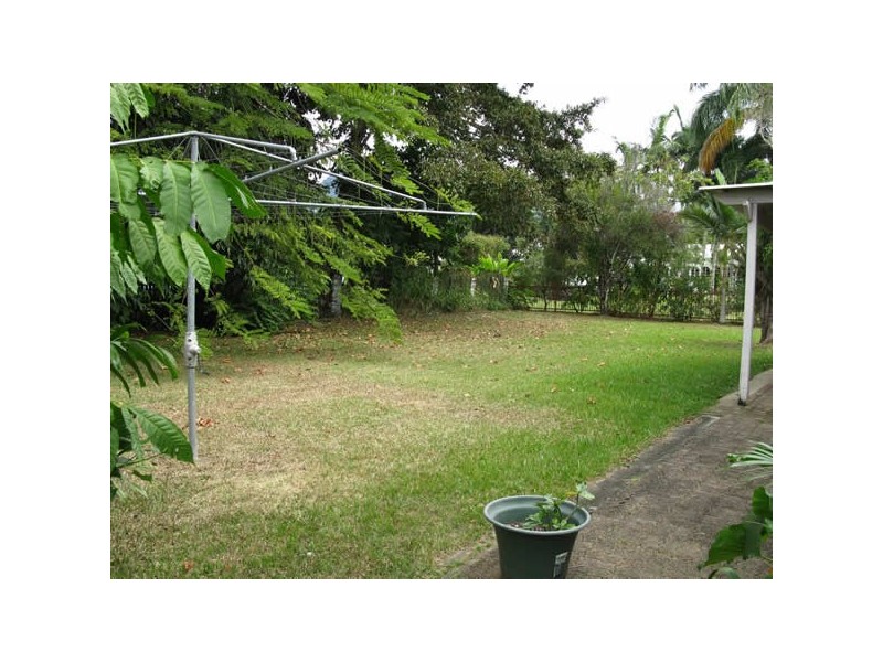 4 Hospital Street, Mossman QLD 4873