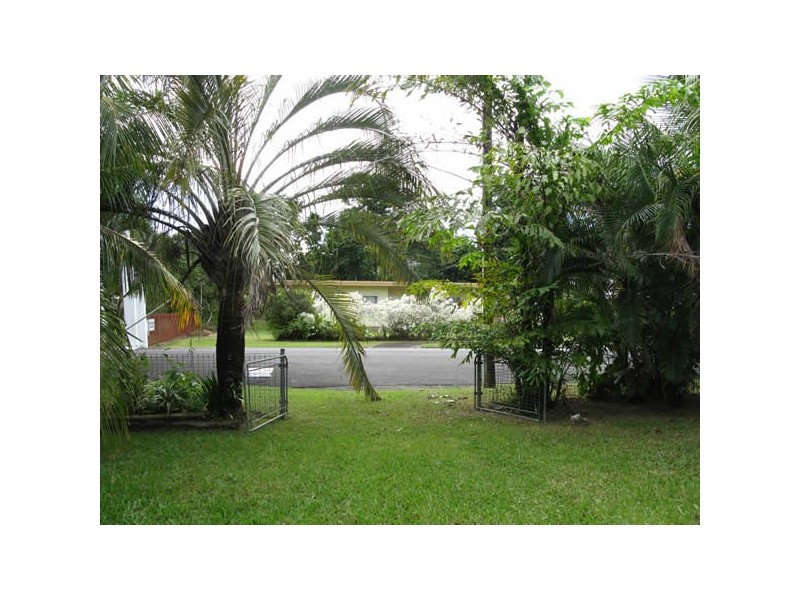 4 Hospital Street, Mossman QLD 4873