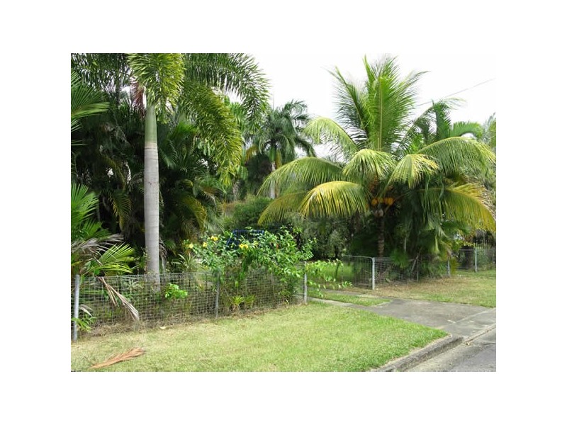 4 Hospital Street, Mossman QLD 4873