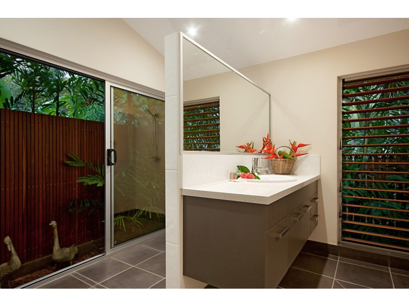 5 Calophyllum Close, Wonga QLD 4873