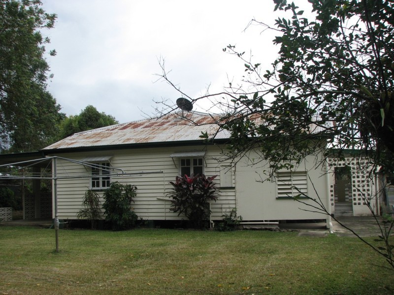 4 Jack street, Mossman QLD 4873