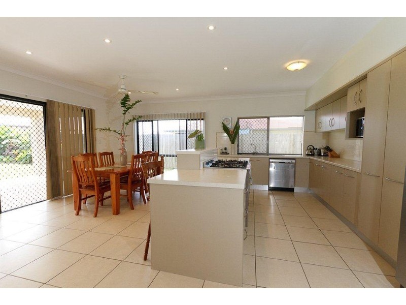 3 Waratah Close, Mossman QLD 4873