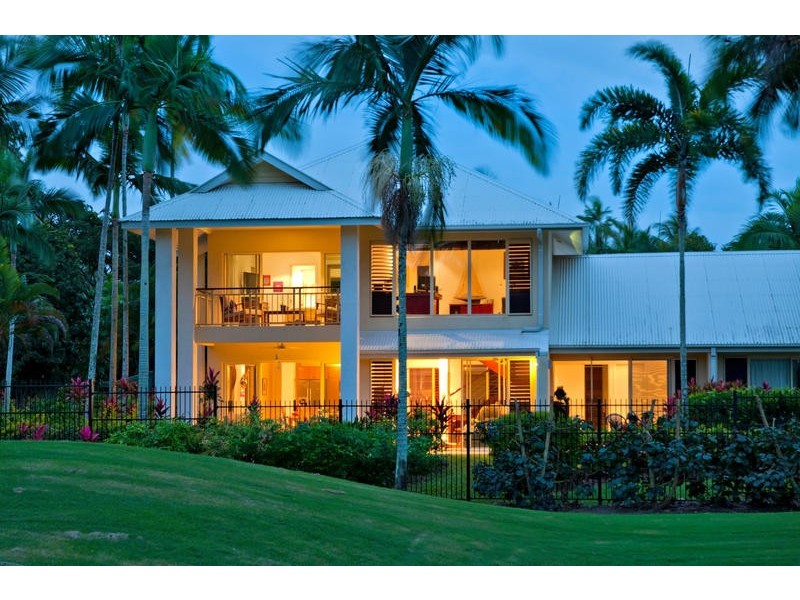 4 Paradise Links, Port Douglas QLD 4877