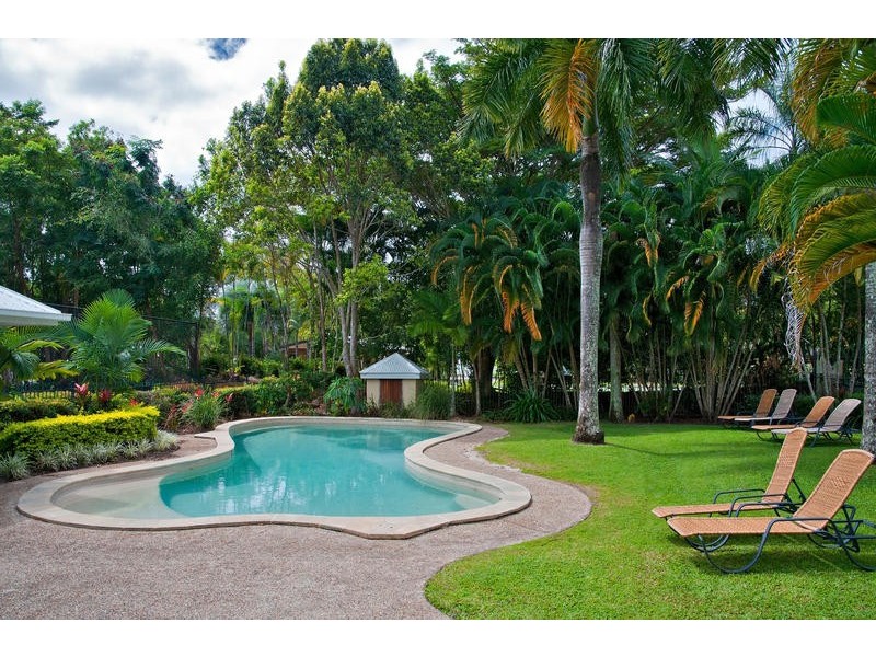 4 Paradise Links, Port Douglas QLD 4877