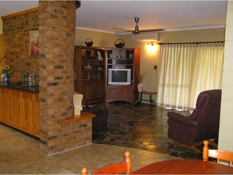 8 Little Street, Mount Molloy QLD 4871