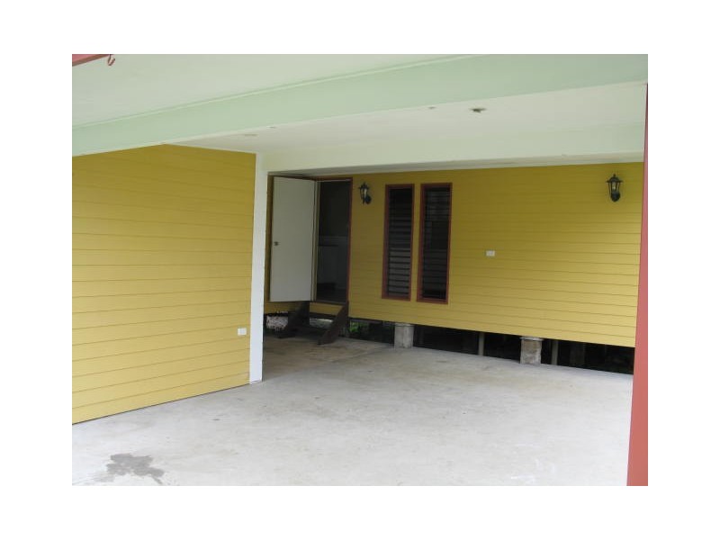 26 Mossman Street, Mossman QLD 4873