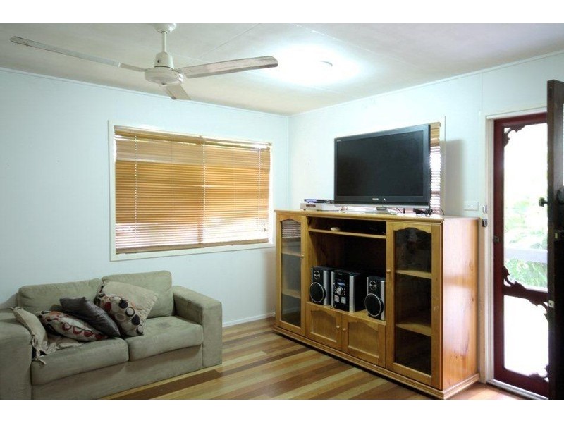 15 Wattle Close, Mossman QLD 4873