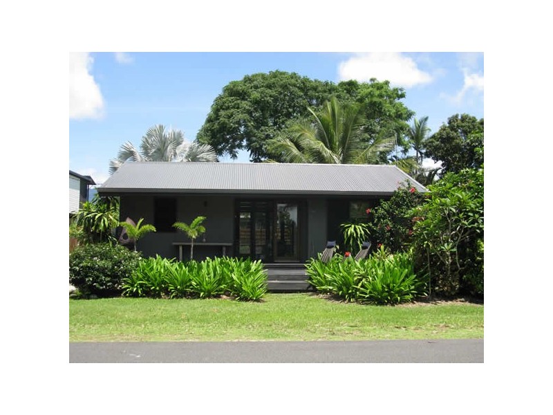 106 Marine Pde, Newell QLD 4873