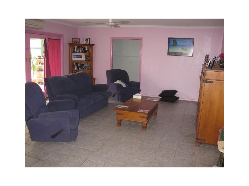 30 Thomas Street, Mossman QLD 4873