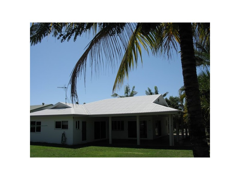 8 Shalom Close, Cooya Beach QLD 4873