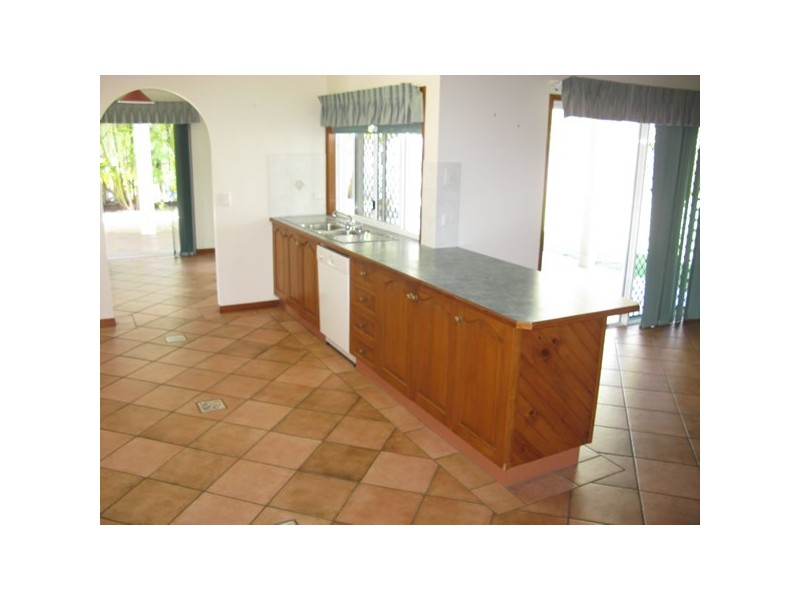 8 Shalom Close, Cooya Beach QLD 4873