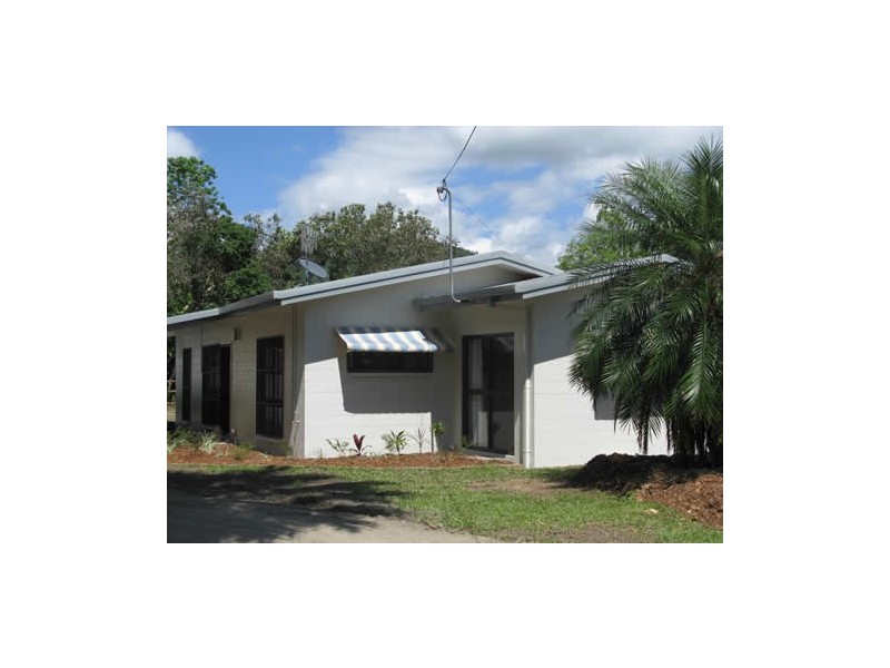 31 Pringle St, Mossman QLD 4873