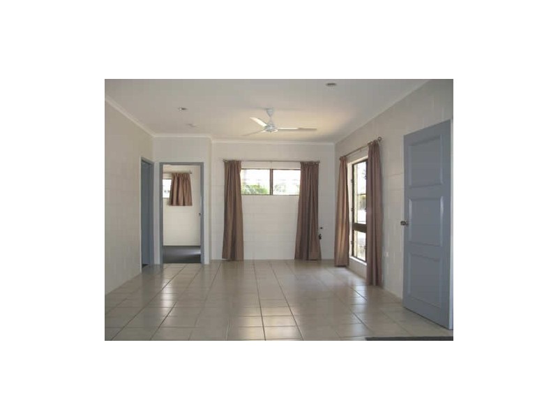 31 Pringle St, Mossman QLD 4873