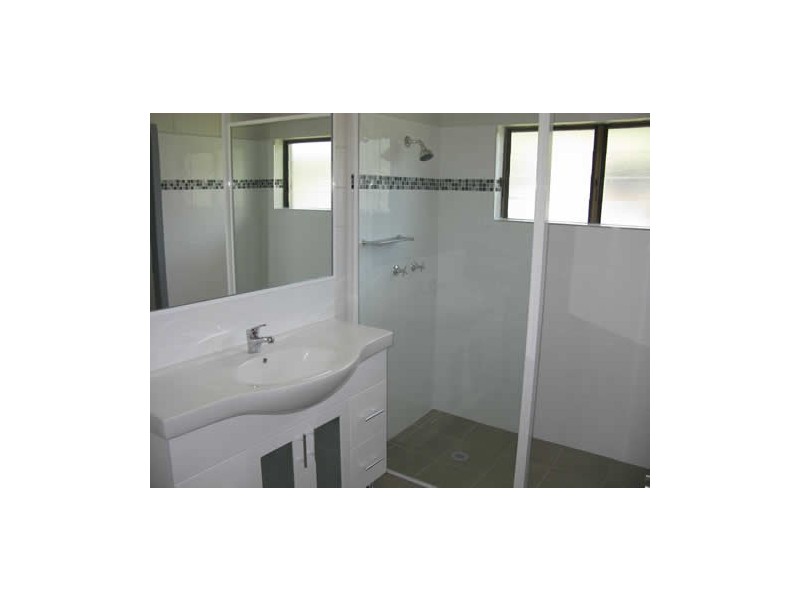 31 Pringle St, Mossman QLD 4873