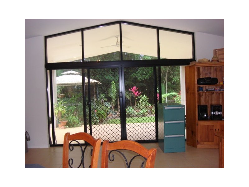 6 White Oak, Mossman QLD 4873